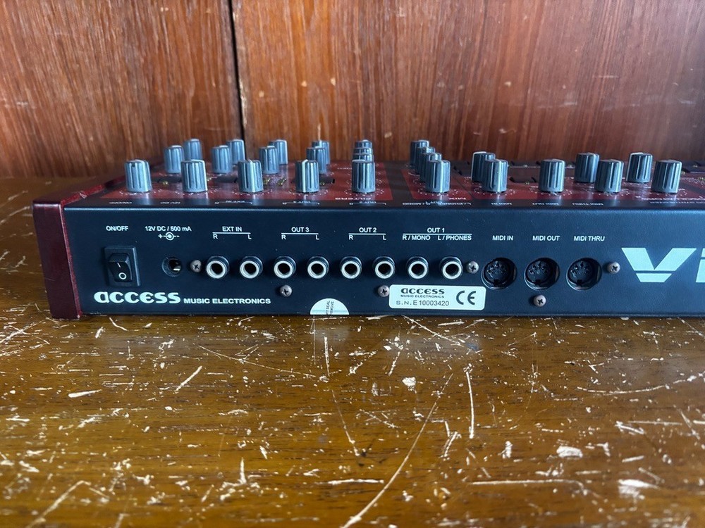 Access Virus B Desktop Digital Synthesizer w/ power supply