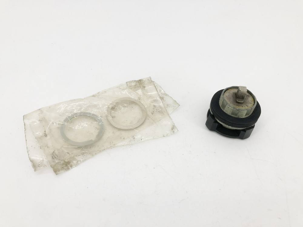 New Microswitch PTSBC201 Selector Switch 2 Position Maintained Model B - No Box