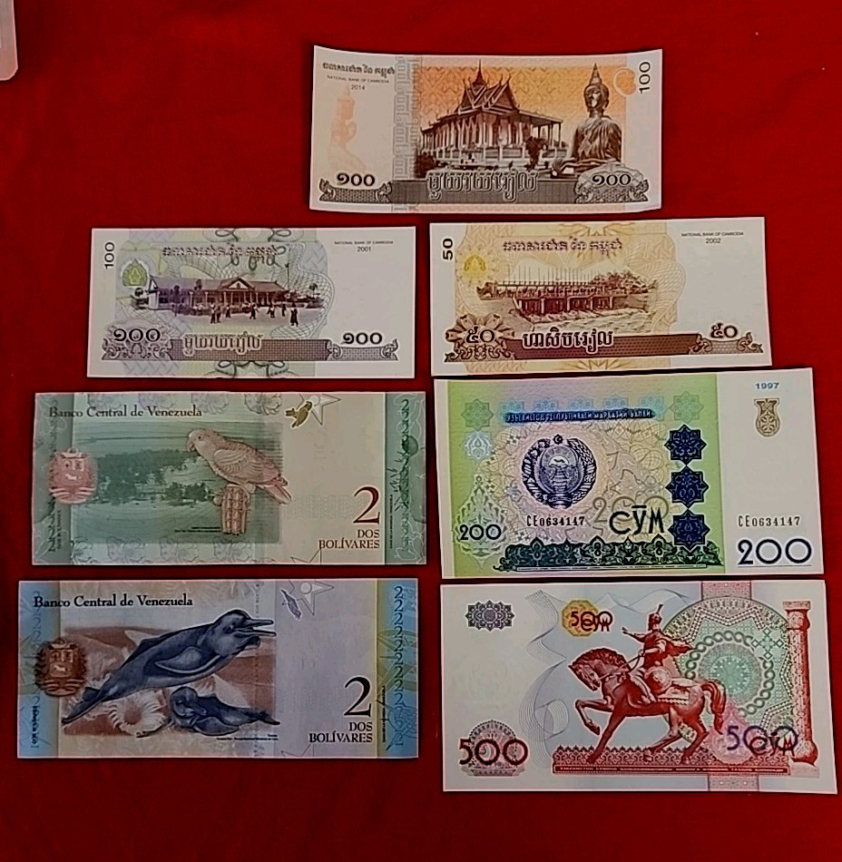 7 Pcs DIFFERENT World Paper Money Set/Lot - UNC From Bundle