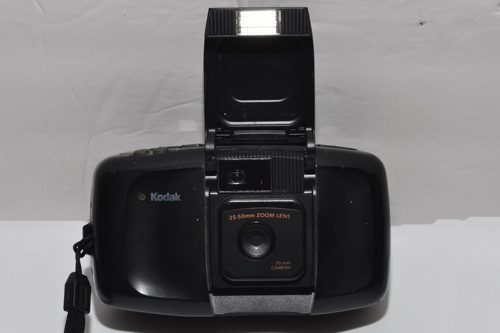 KODAK ~CAMEO ZOOM ~35MM CAMERA 25-50MM W /ANGLE ~PANORAMIC LENS ~FLASH~TESTED!!