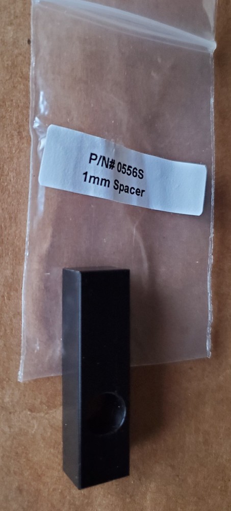 Jasco CD Spectroscopy Rectangular spacer for 1 mm path length cells NEW