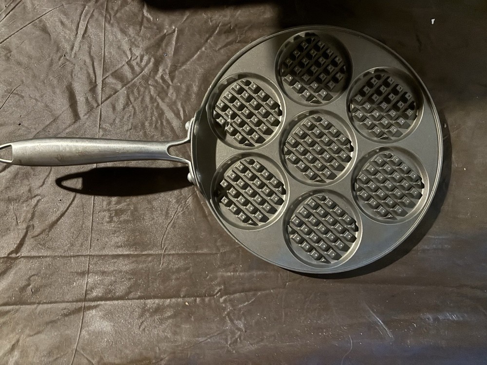 Nordic Ware Waffle Iron