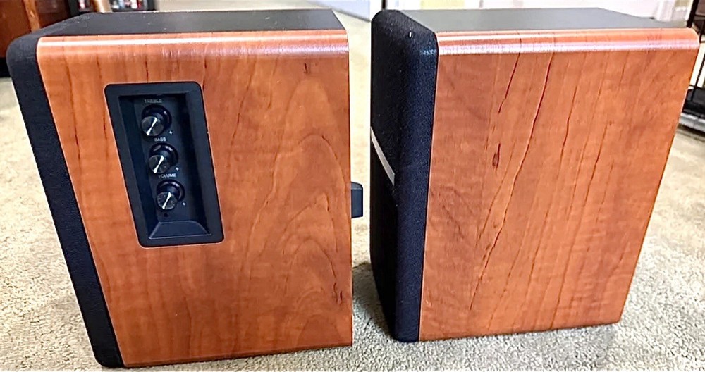 SINGING WOOD BT25 Bluetooth Active Bookshelf Speakers.