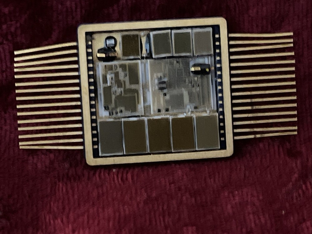 MIL-STD-1553 bus transceiver