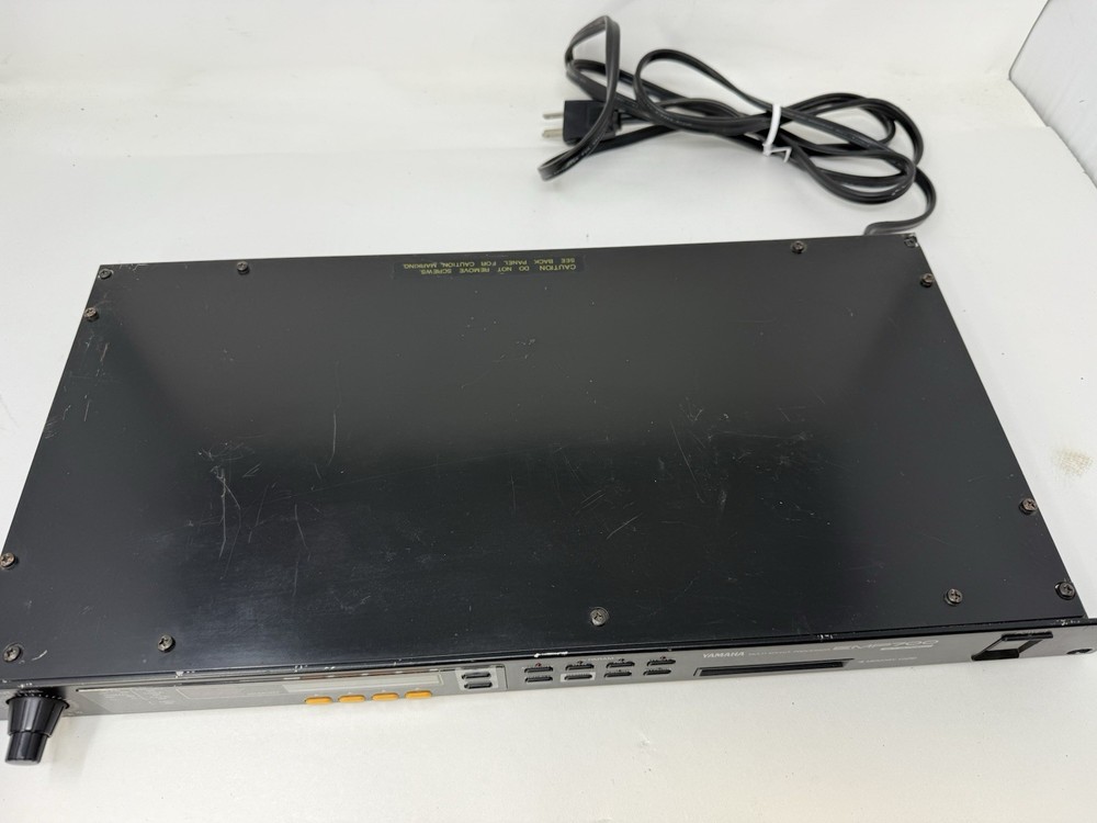 Yamaha EMP700 Multi Effect Processor Rack ~ Powers On ~ For Parts / Repair