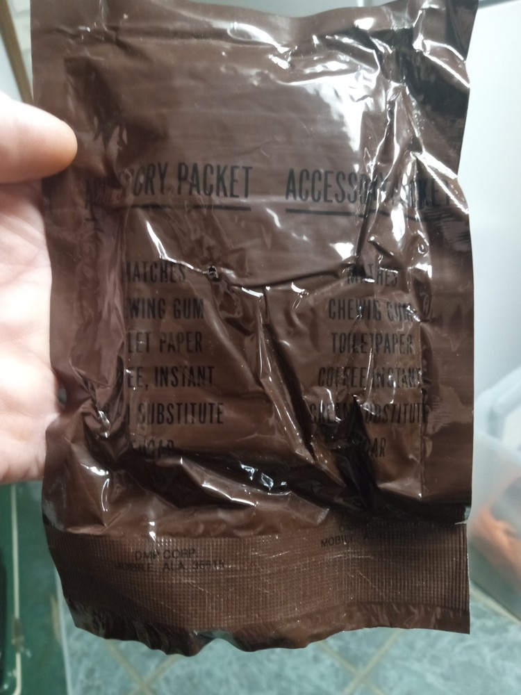ORIGINAL UNOPENED  VIETNAM C-RATION MEAL ACCESSORY PACKET