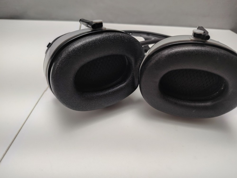 3M Worktunes Wireless Hearing Protector with Bluetooth and AM/FM Radio -