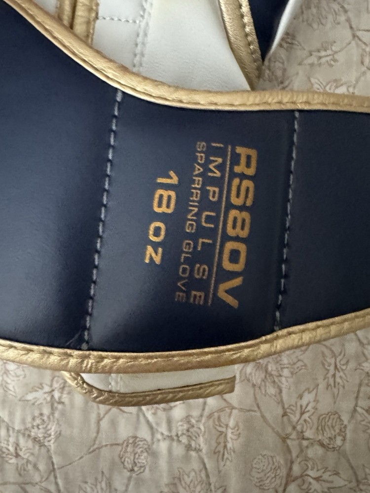 Rival Impulse RS80V Boxing Gloves 18 oz