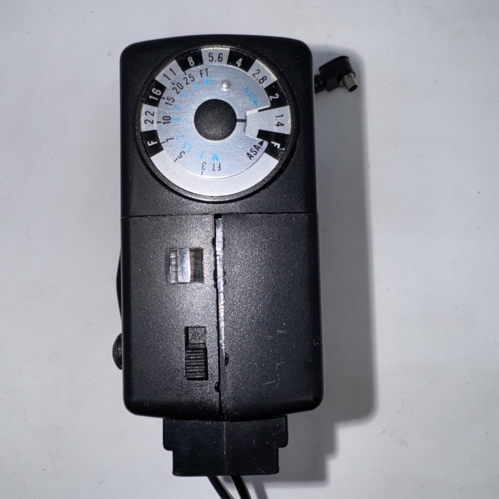 Vintage Vivitar 102 Shoe Mount Flash UNTESTED