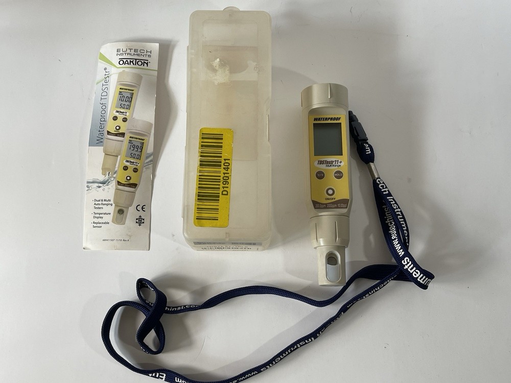 OAKTON ECO TESTR TDS Testr 11+ Multi Range Tested Powers On