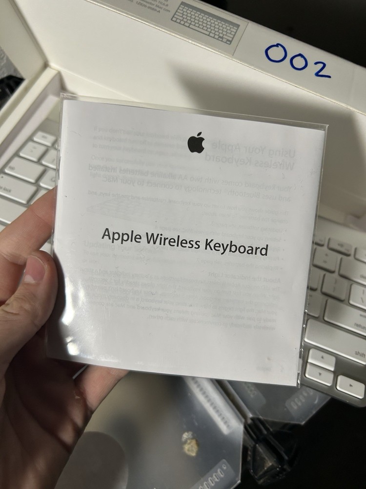 Apple Magic A1314 Bluetooth Wireless Aluminum Keyboard Silver Tested Working
