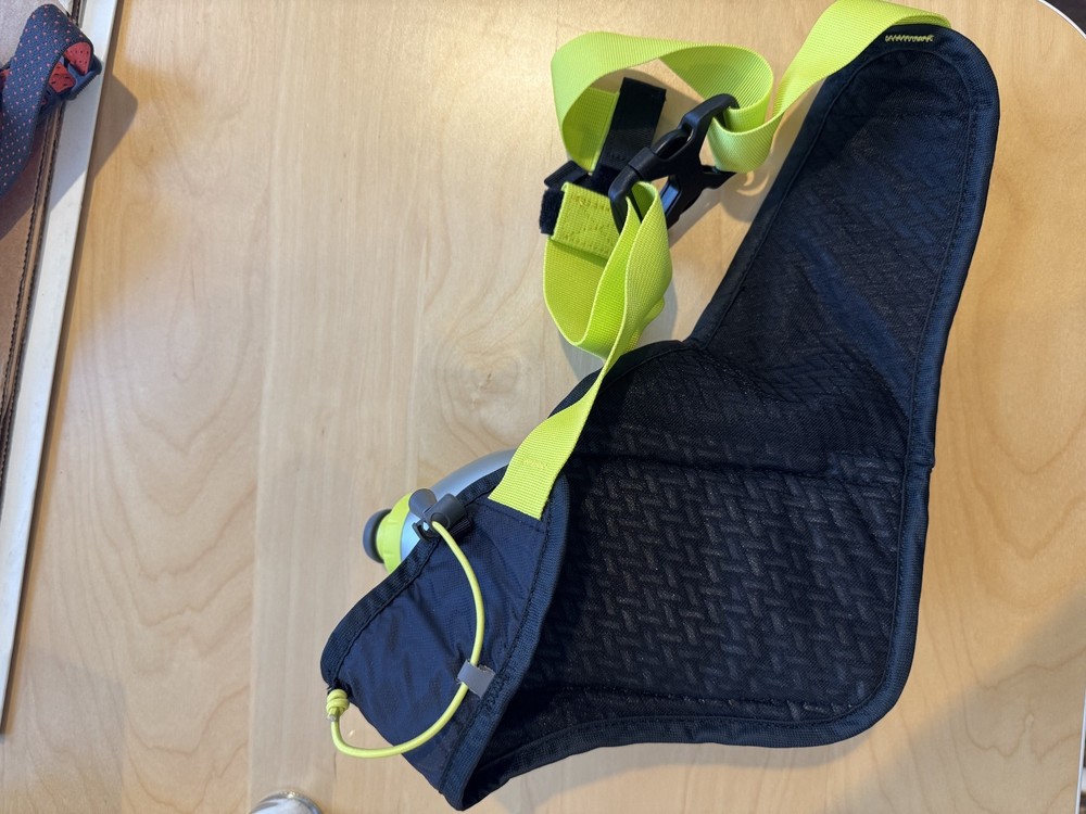 Nathan Peak Running Hydration Belt Waist Pack 18oz