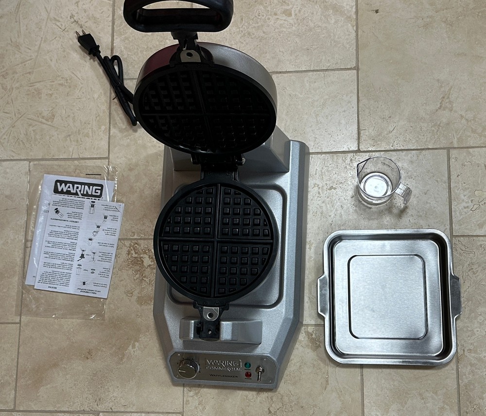 Waring Single Classic Waffle Iron WWD180