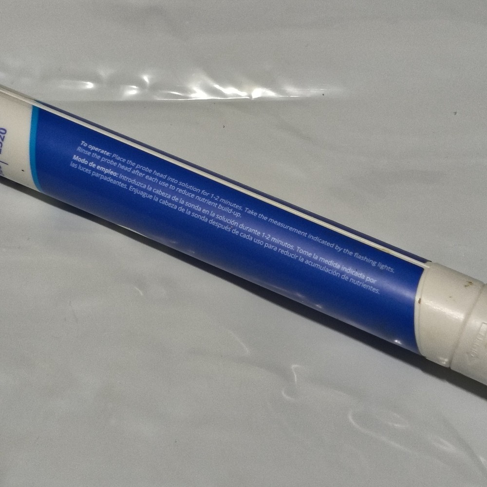 BlueLab Truncheon Original PPM Meter EC & CF Hydroponic Water Tester-Working