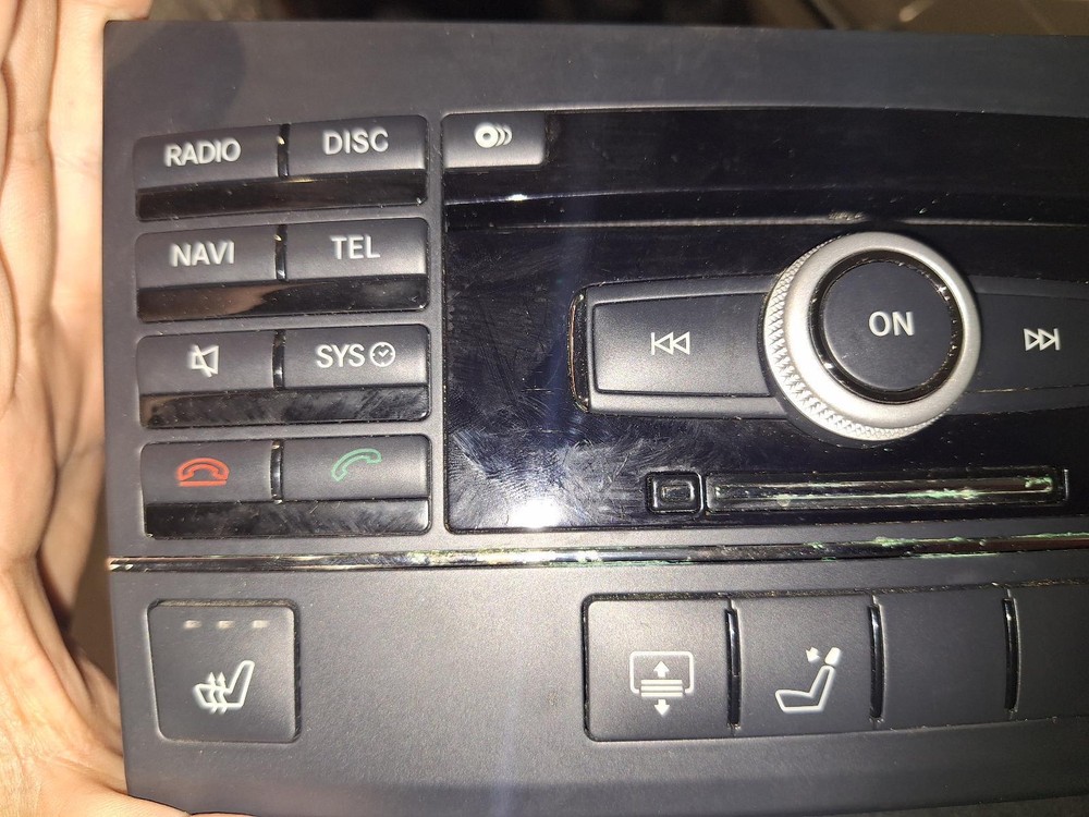 10 MERCEDES E350 Command Head Unit ID# 2129063201