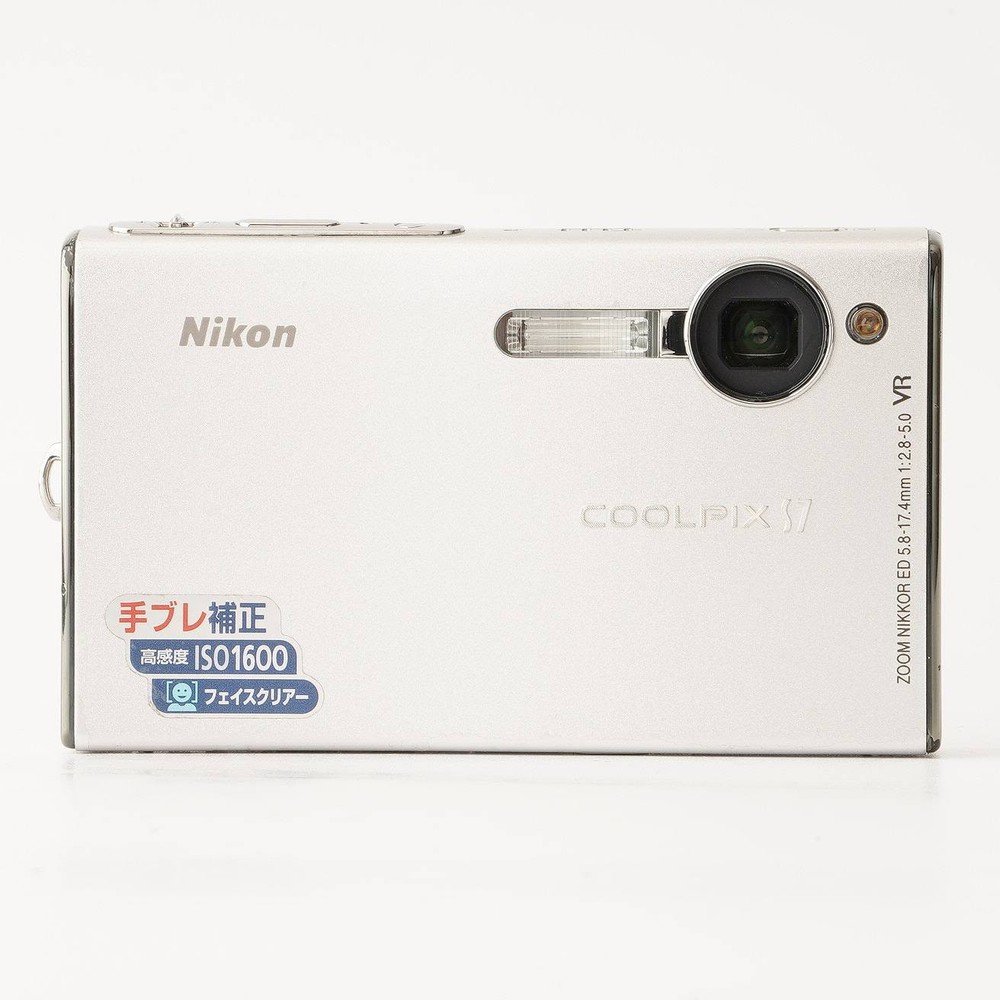 Nikon COOLPIX S7 Silver Compact Digital Camera