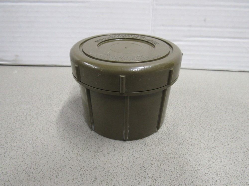 US Military Cold Climate Survival Kit Match Container Case Strike Anywhere NOS