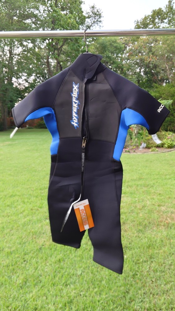 NEW HYPERFLEX JR ACCESS 2MMBACK ZIP- SIZE 12 - JUNIOR SPRING WETSUIT