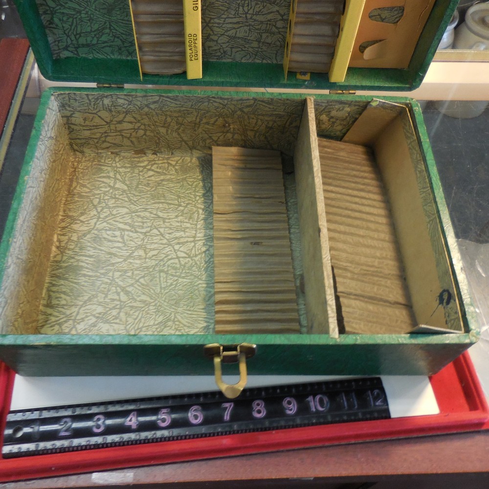 VINTAGE GILBERT MICROSCOPE EMPTY GREEN CASE ONLY