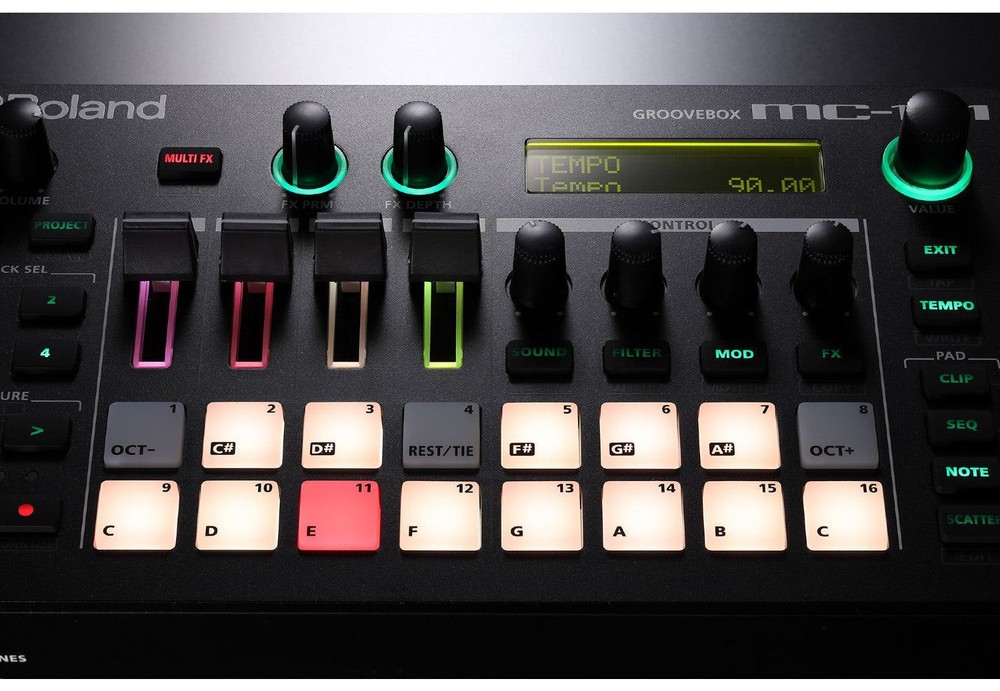 Roland MC-101 Groovebox