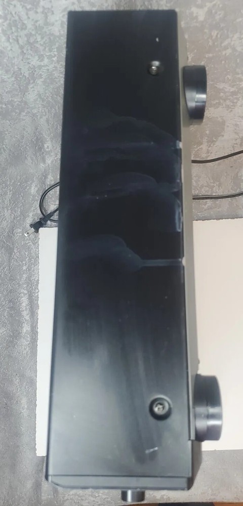 Sony CDP-CE525 5 Disc CD Player Powers On No Remote