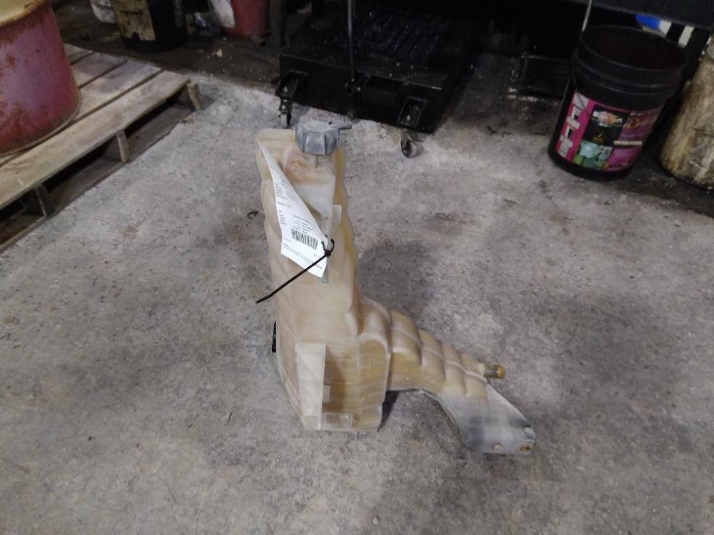 For 2020 PETERBILT 579 RADIATOR OVERFLOW TANK ,  MN