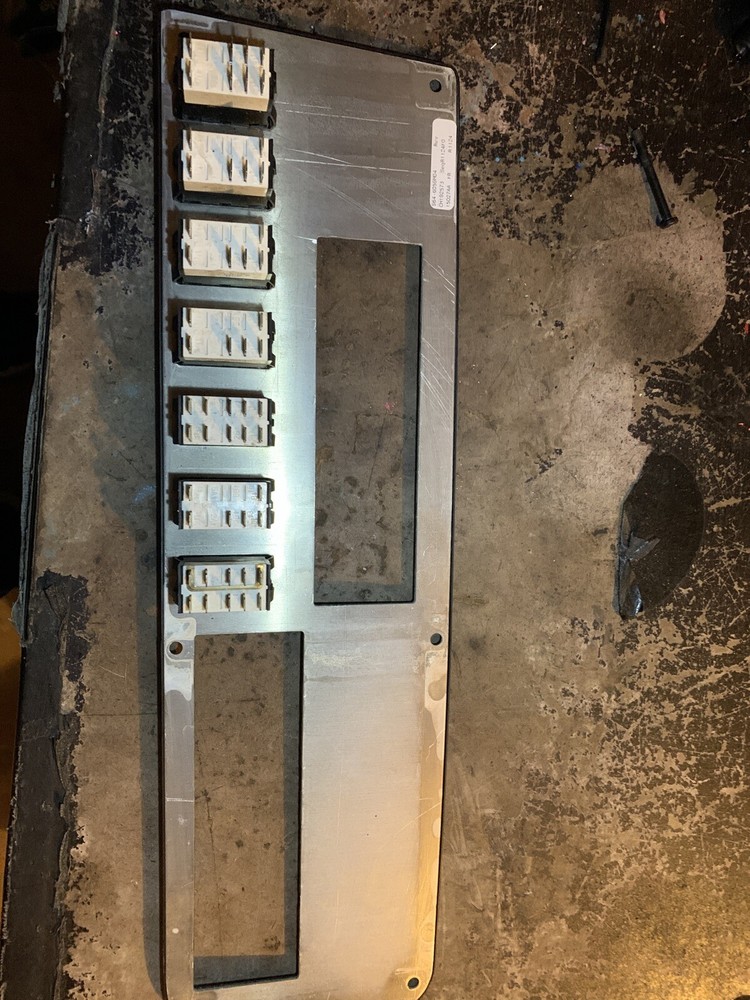 Peterbilt 587 Switch Panel | P/N S64-6059M04