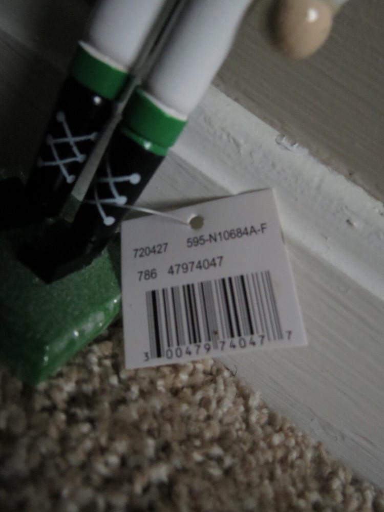 NWT GREEN & WHITE GLITTER WHITE HAIRED NUTCRACKER FIGURINE ON STAND