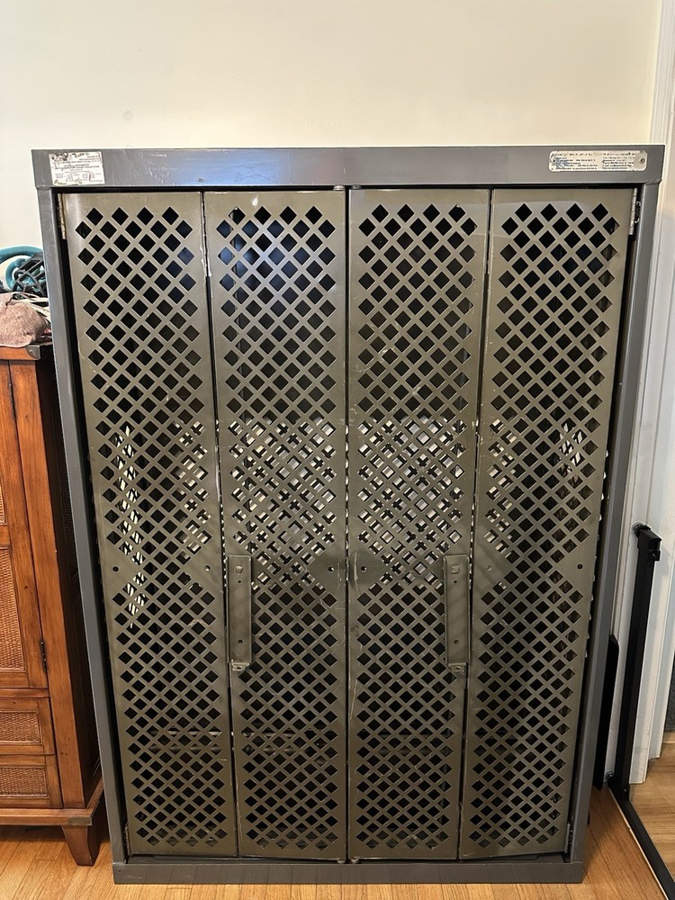 Spacesaver Universal Weapons Rack Gun Safe Locker