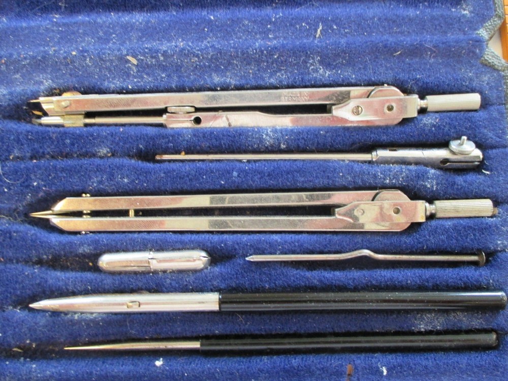 Vintage 304S Graf-Apsco Math & Engineer's 10-piece Drafting Compass Set in Case.