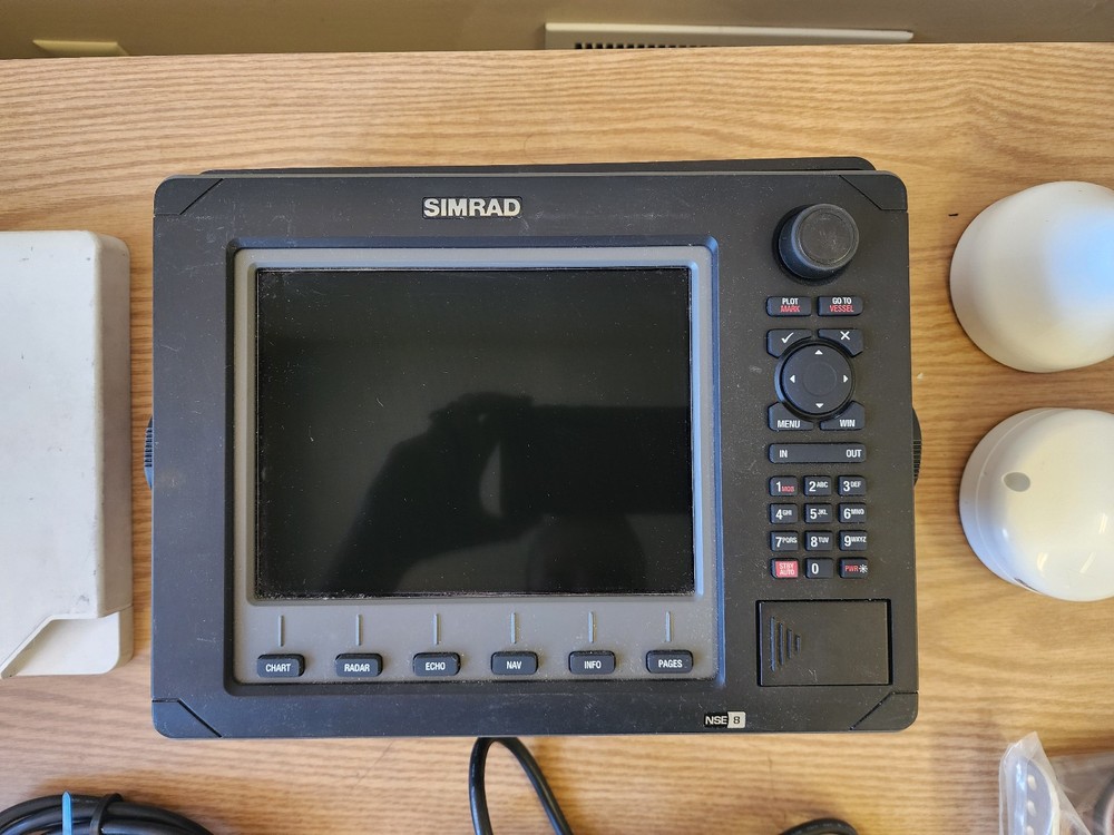 Simrad NSE8 8" FishFinder Radar GPS Chartplotter Multifunction Display