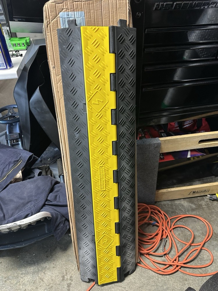2 Channel Cable Protector Black/Yellow Plastic 100x25x4.5 cm