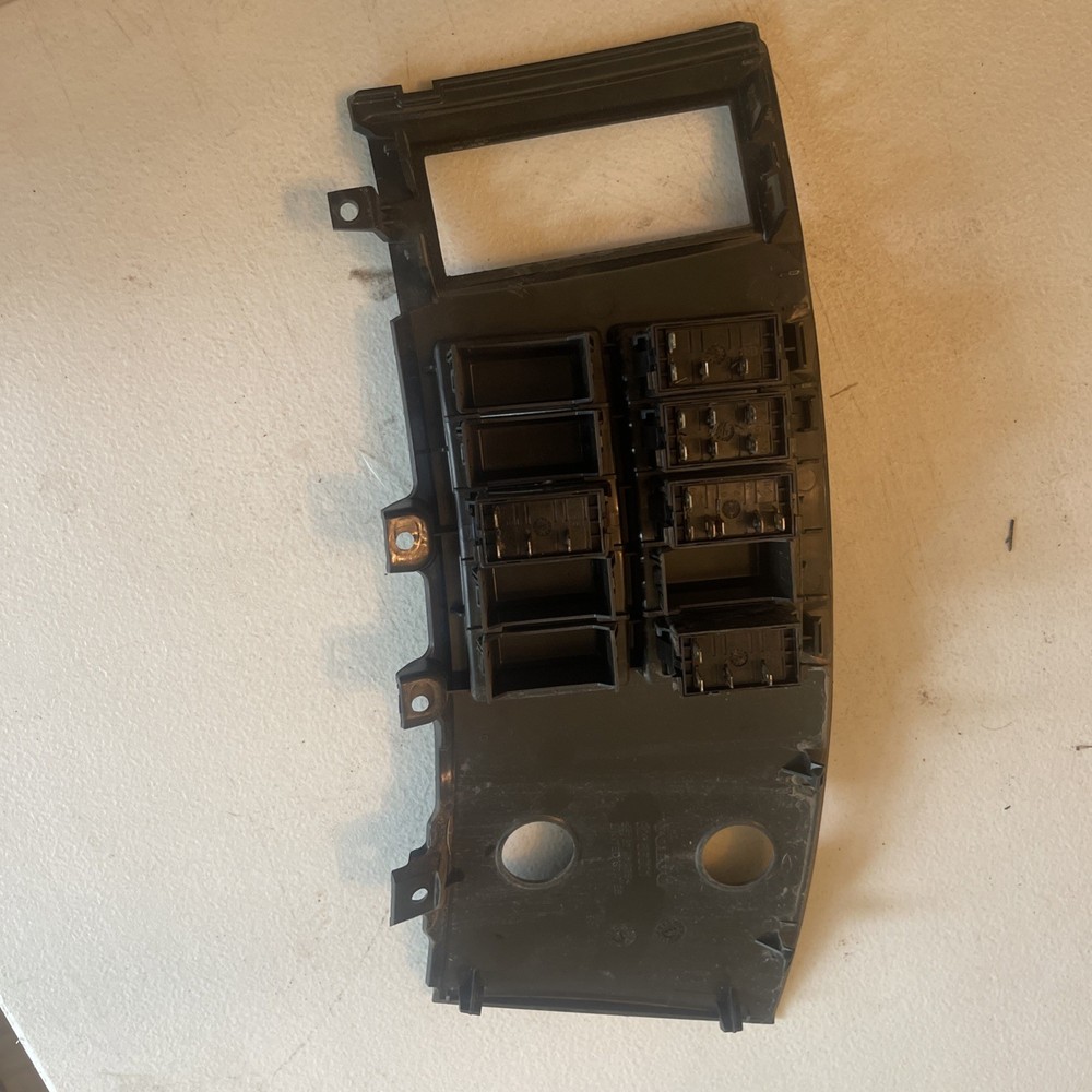 Volvo VNL 82756001 Dashboard Switch Panel