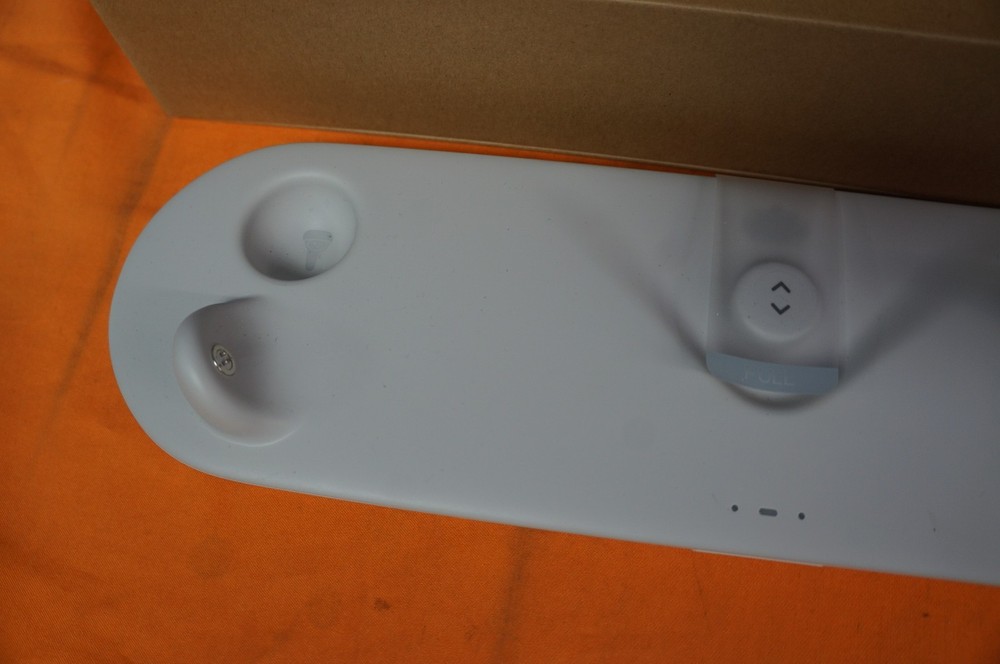 KIWI Design RGB Charging Dock Compatible Oculus Quest 2 Meta Quest 2 Open Box