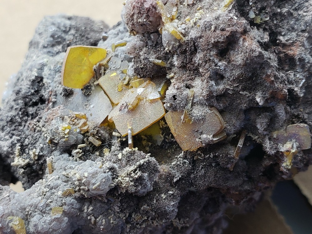Tiger Wulfenite specimen
