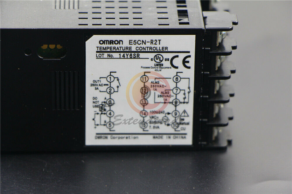 NEW IN BOX Omron E5CN-R2T Temperature Controller 100-240VAC