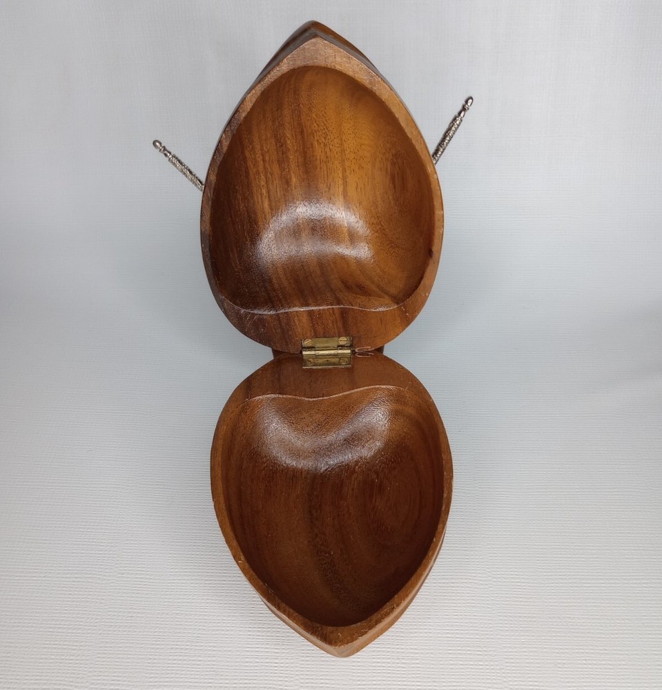 Walnut Shaped Nut Set Bowl, Picks, And Cracker VTG