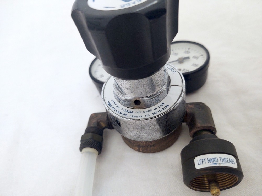 Puritan Bennett Pressure Regulator Model 30