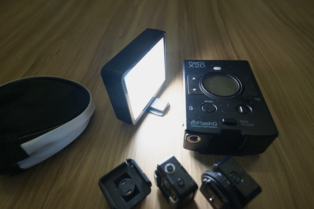 LightPix FlashQ x20 w/ Transmitter for Sony, 1 x Receiver, LED light, Diffuser