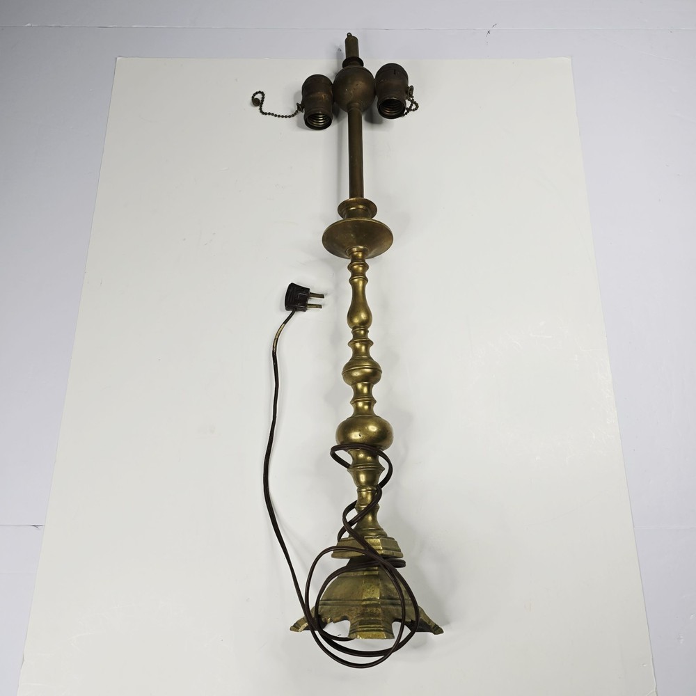 Lamp Parts:  Benjamin Double Socket Pull Chain Cluster Switch for Lamp Base