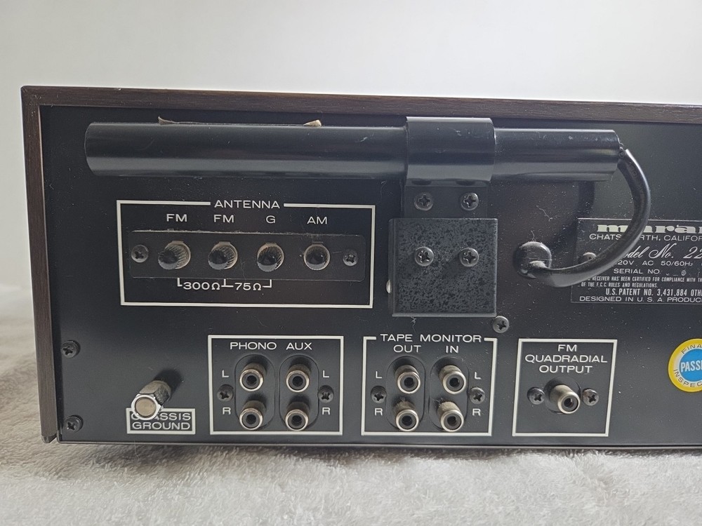 MARANTZ 2215 B Stereophonic Receiver POWERS ON **NOT TESTED**