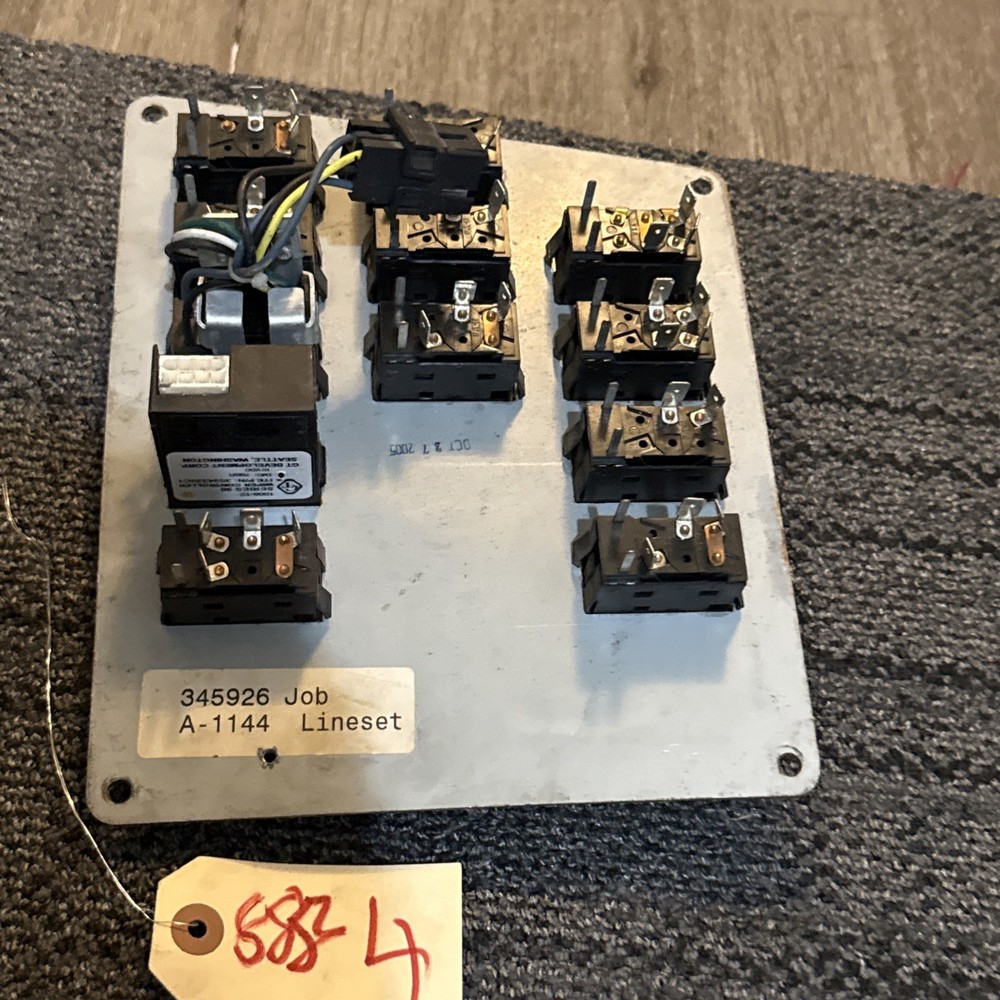 International 9400 SWITCH Dash Panel - P/N: 345926, A-1144