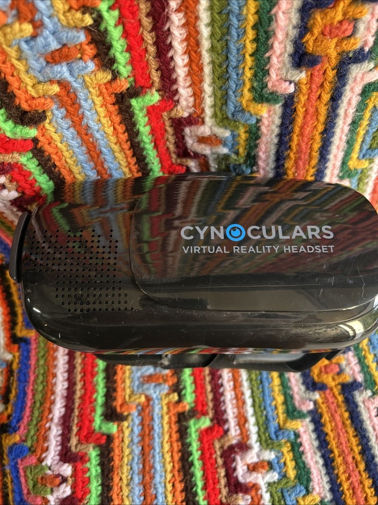 CYNOCULARS: VIRTUAL REALITY HEADSET