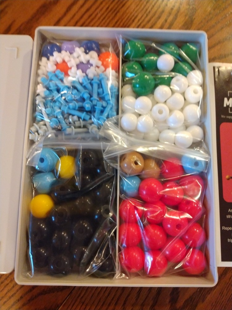 MOLECULAR MODELS KIT Molecular Model Kit, 3D Plastic, 200 pcs.