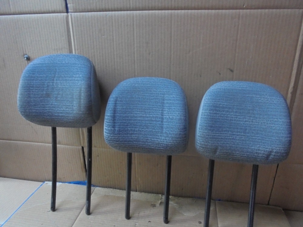 RENAULT TRAFIC 2010 X3 TEXTILE HEADRESTS