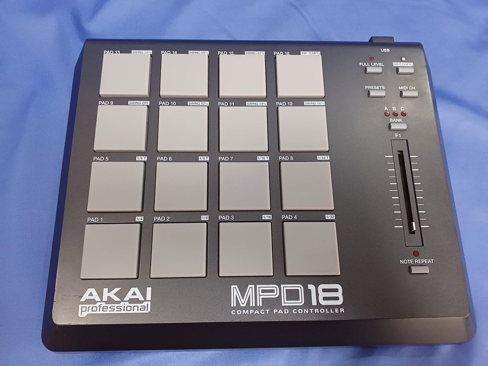 Akai Professional MPD18 MIDI Pad Controller
