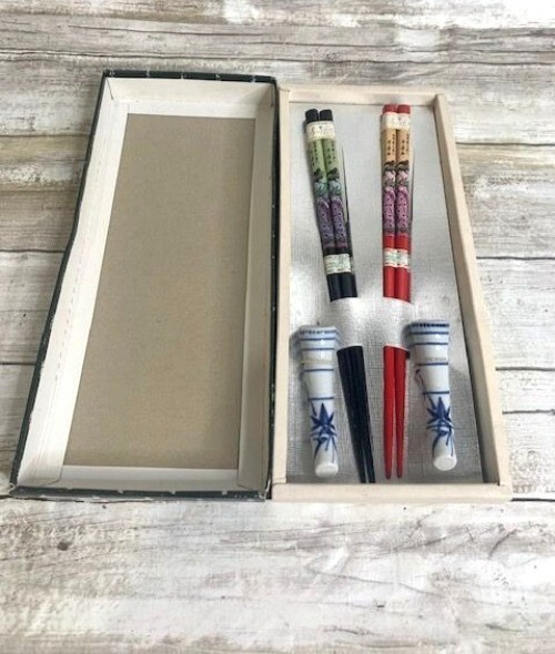 New Ukiyo-E Japanese Chopsticks & Holders Gift Set in Box