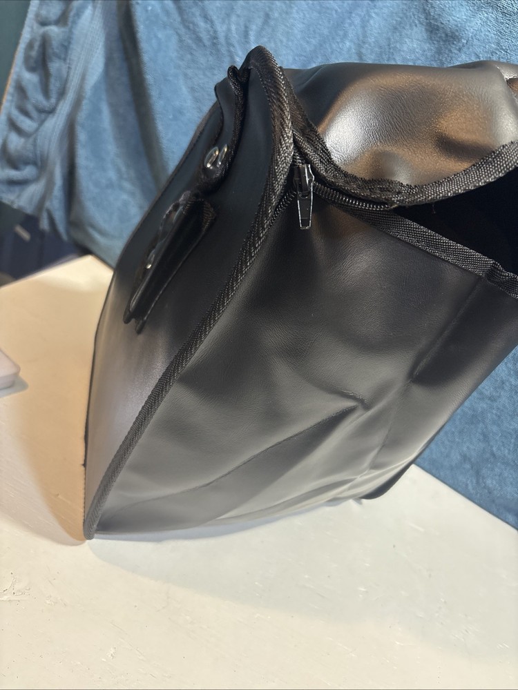 Replacement storage bag for a 3-wheel rollator walker.