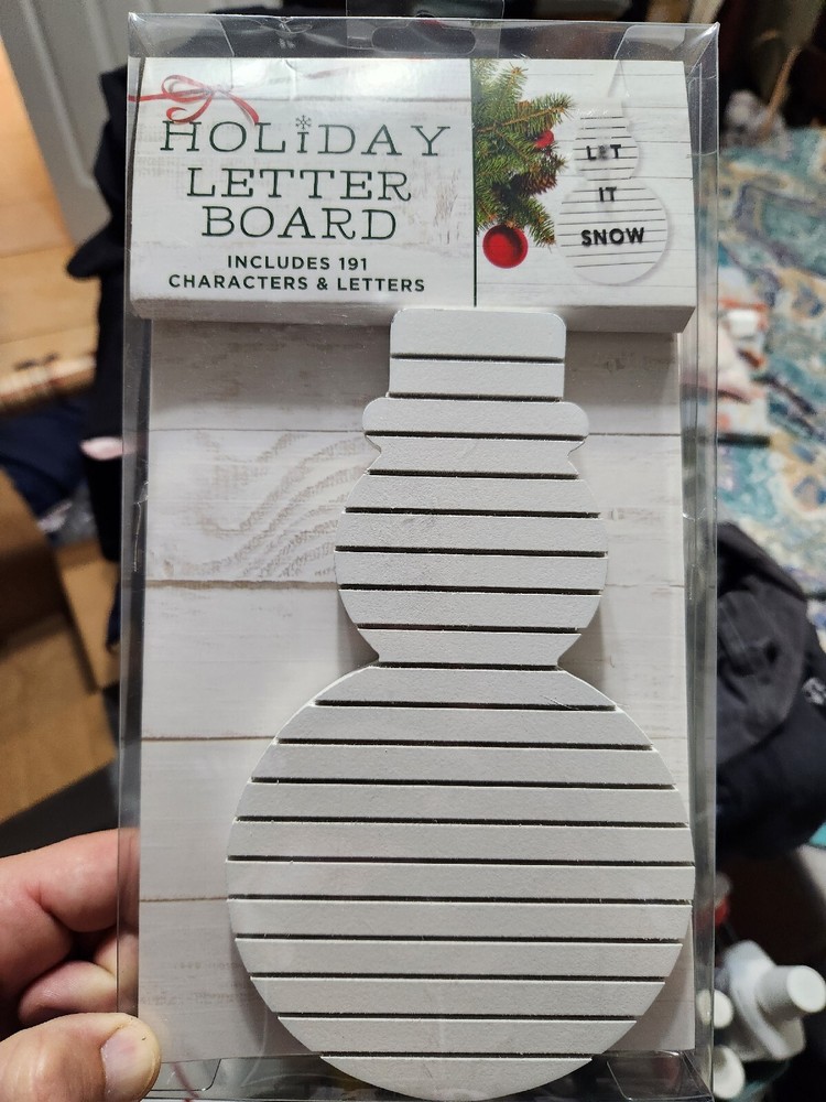 HOLIDAY LETTER BOARD W/191 CHARATERS AND LETTERS