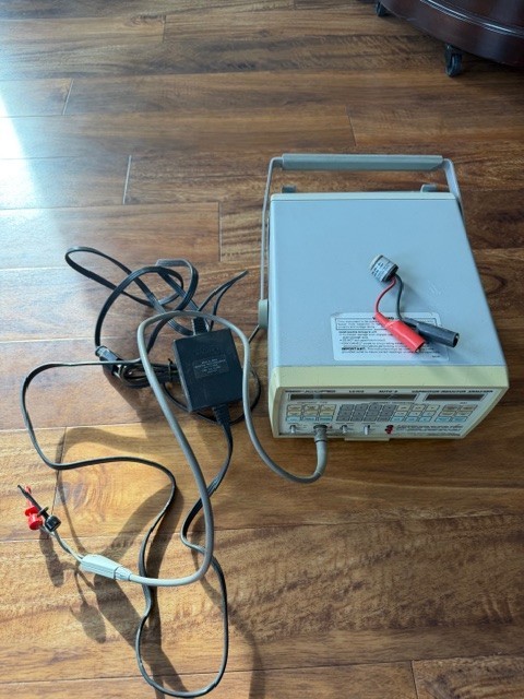 Sencore LC102 Capacitor and Inductor Analyzer Working